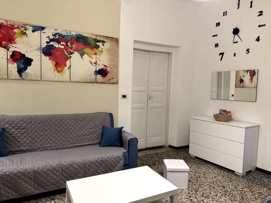 Ridi Che Ti Passa In Vico Del Fieno Apartment Genoa Exterior photo